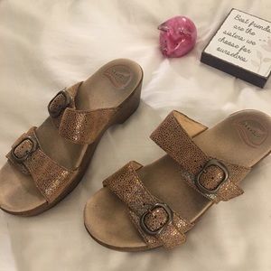 Size 7 women’s danskos!